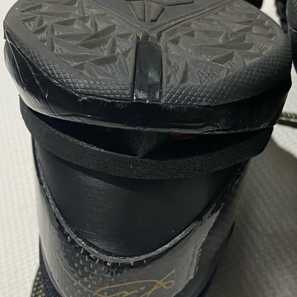 NIKE ZOOM KOBE VII ELITE AWAY - BLACK METALLIC GOLD - Picture 4 of 7